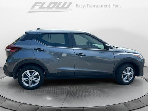 Used 2025 Nissan Kicks Play S FWD image 10