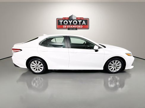 Used 2020 Toyota Camry LE FWD image 8