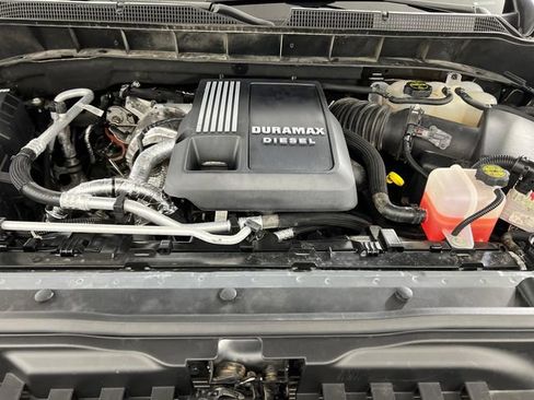 Used 2025 Chevrolet Silverado 1500 LT AWD/4WD image 22