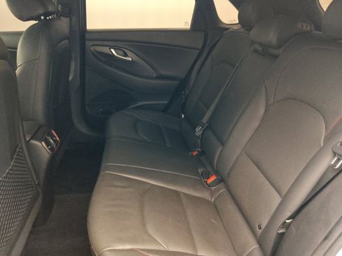 Used 2018 Hyundai Elantra GT Sport w/ Sport Tech Package 04 FWD image 18