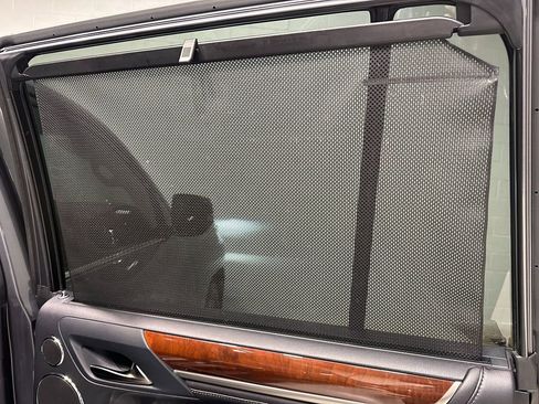 Used 2016 Lexus LX 570 4WD w/ Luxury Package image 12