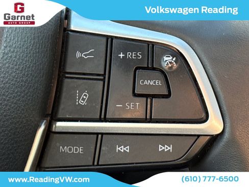 Used 2024 Toyota Highlander XLE image 19