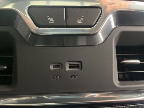 New 2026 Chevrolet Silverado 1500 High Country w/ Technology Package AWD/4WD image 31