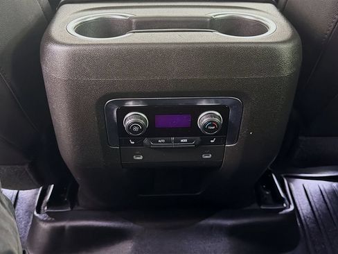 Used 2021 Chevrolet Tahoe Z71 w/ Luxury Package AWD/4WD image 23