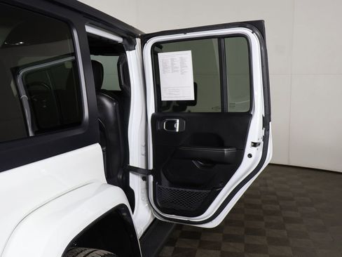 Used 2023 Jeep Wrangler Unlimited Sahara w/ Cold Weather Group AWD/4WD image 23