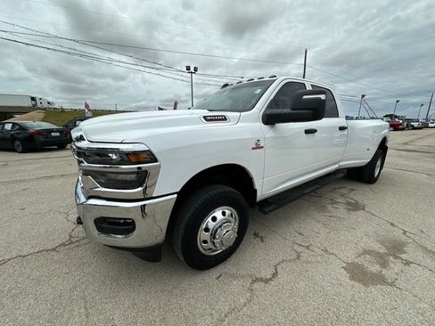 Used 2025 RAM 3500 Tradesman AWD/4WD image 1