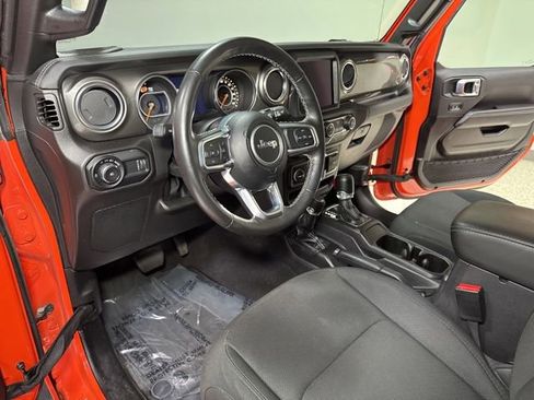 Used 2023 Jeep Wrangler Unlimited Sahara w/ LED Lighting Group AWD/4WD image 14