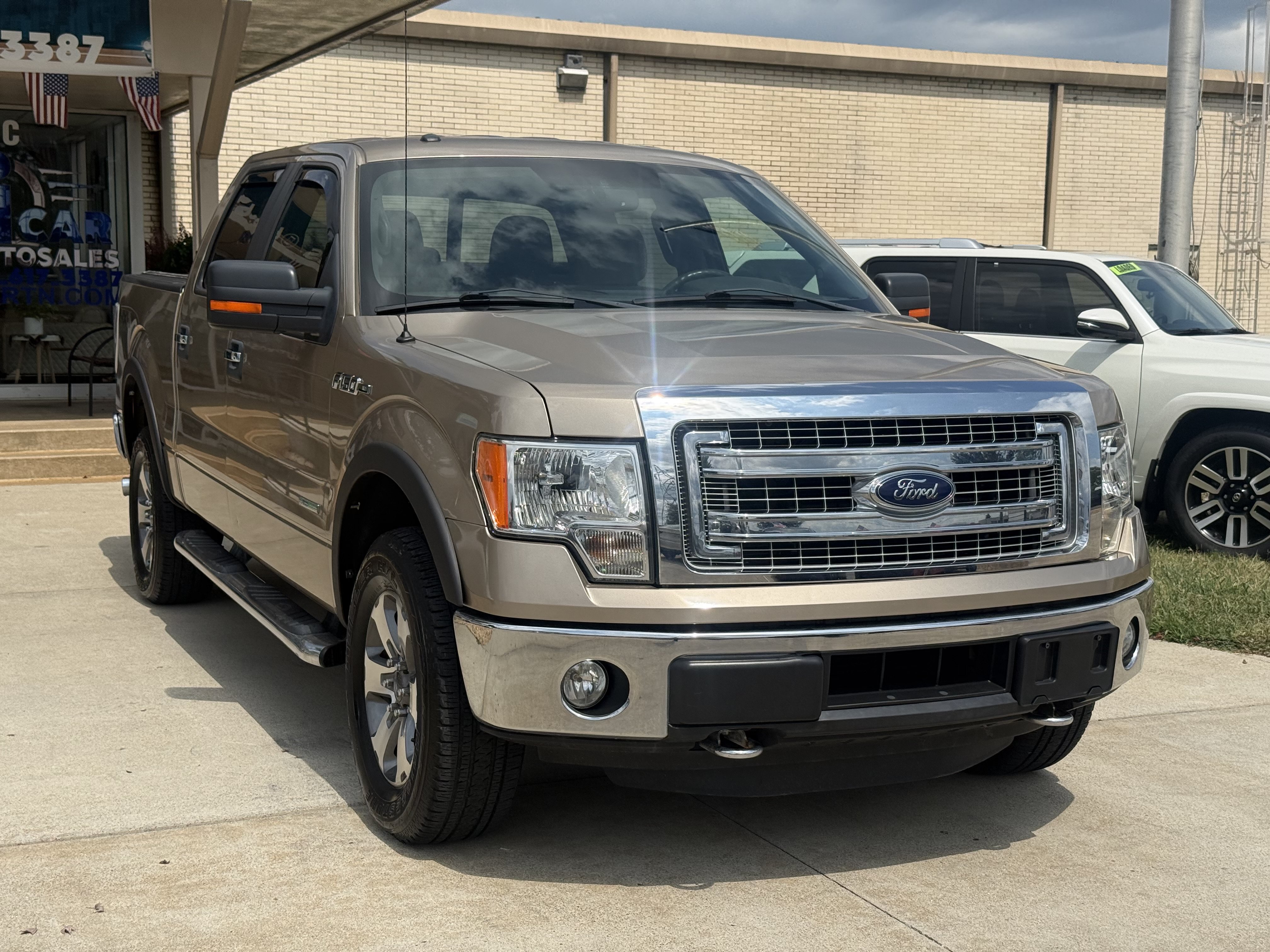 Used 2014 Ford F150 XLT w/ Equipment Group 302A Luxury AWD/4WD image 3