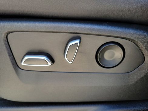 Used 2022 Cadillac Escalade ESV Luxury image 20