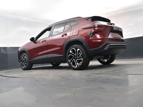 Used 2025 Chevrolet Trax RS image 22