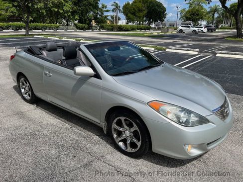 Used 2006 Toyota Solara SLE image 2