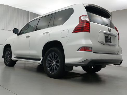 Used 2021 Lexus GX 460 Premium w/ Accessory Package AWD/4WD image 3