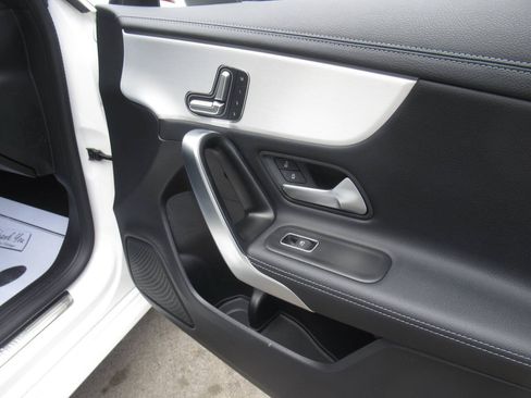 Used 2025 Mercedes-Benz CLA 250 4MATIC image 6