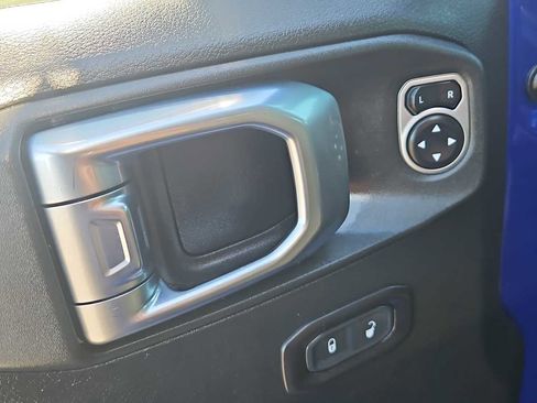 Used 2018 Jeep Wrangler Unlimited Sport S image 15