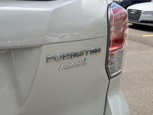 Used 2017 Subaru Forester 2.5i Limited w/ Popular Package #2 AWD/4WD image 18
