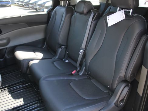 New 2027 Kia Carnival SX w/ Dark Edition Package FWD image 19
