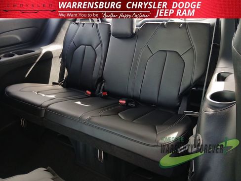 New 2026 Chrysler Pacifica Select image 12