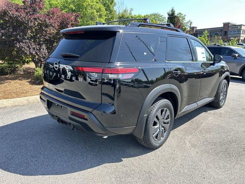 New 2026 Nissan Pathfinder SV w/ SV Premium Package FWD image 7