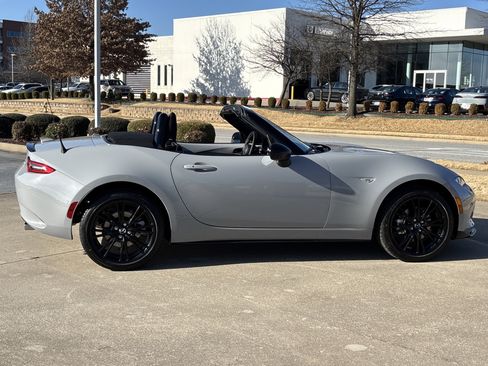 New 2025 MAZDA MX-5 Miata Club image 2