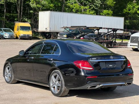 Used 2017 Mercedes-Benz E 300 image 4