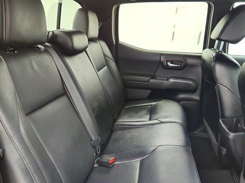 Used 2021 Toyota Tacoma TRD Off-Road w/ TRD Premium Off Road Package image 19