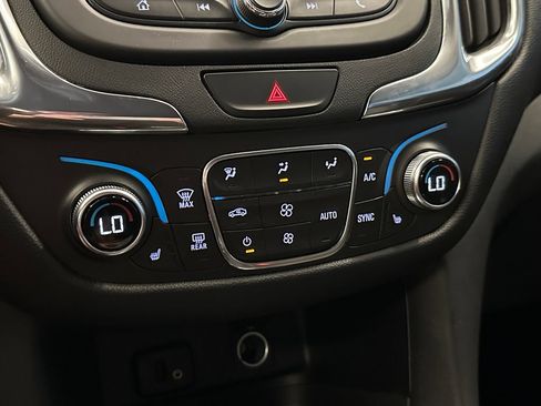Used 2018 Chevrolet Equinox LT AWD/4WD image 15