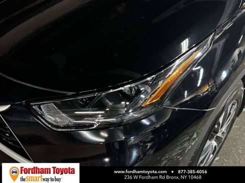 Used 2023 Toyota Highlander XLE AWD/4WD image 8