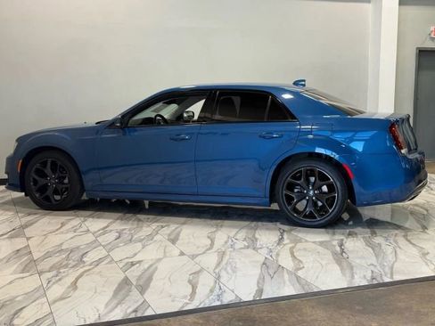 Used 2022 Chrysler 300 Touring L w/ Safetytec Plus Group image 8