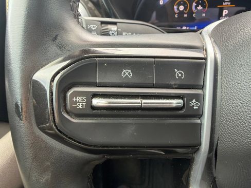 Used 2024 Chevrolet Colorado ZR2 w/ Safety Package AWD/4WD image 27