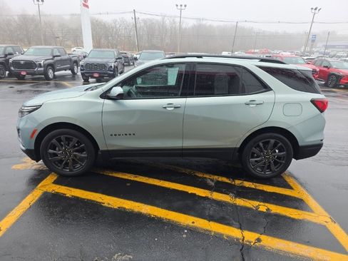 Used 2022 Chevrolet Equinox RS w/ LPO, Floor Liner Package image 8