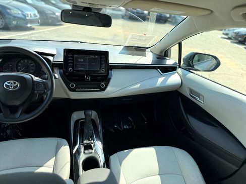 Used 2021 Toyota Corolla L image 17