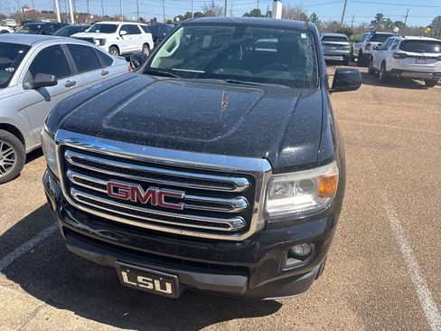 Used 2019 GMC Canyon SLE w/ SLE Convenience Package image 2