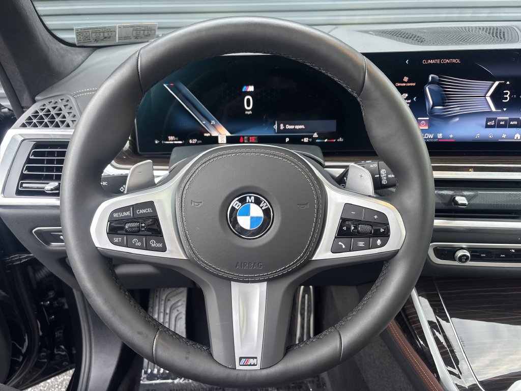 Used 2026 BMW X7 xDrive40i w/ M Sport Package AWD/4WD image 12
