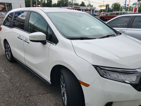 Used 2024 Honda Odyssey EX-L image 2