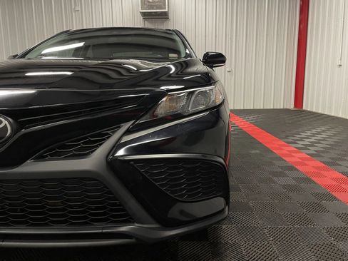 Used 2024 Toyota Camry SE w/ Convenience Package image 9
