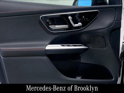 Used 2026 Mercedes-Benz GLC 43 AMG 4MATIC image 23