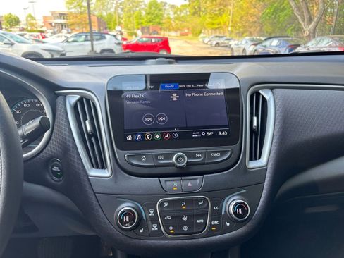 Used 2024 Chevrolet Malibu LT image 20