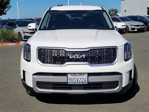 Used 2024 Kia Telluride LX image 2