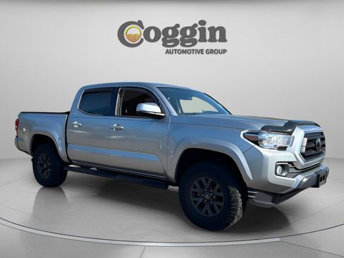 Used 2023 Toyota Tacoma TRD Sport image 3