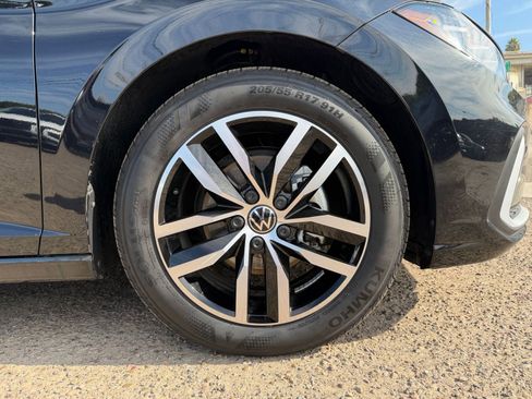 Used 2025 Volkswagen Jetta SE image 29