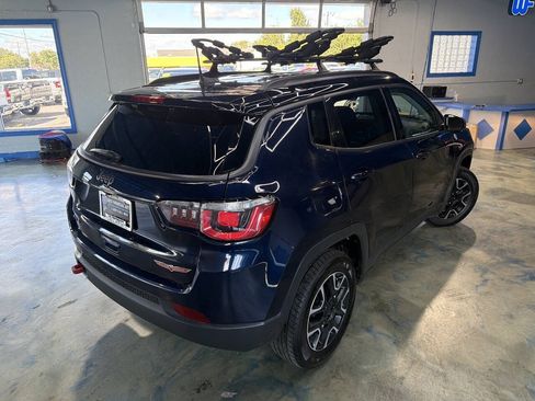 Used 2019 Jeep Compass Trailhawk AWD/4WD image 2
