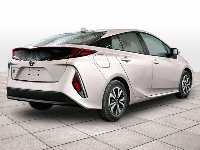 Used 2017 Toyota Prius Prime Plus w/ Carpet Mat Package FWD image 11