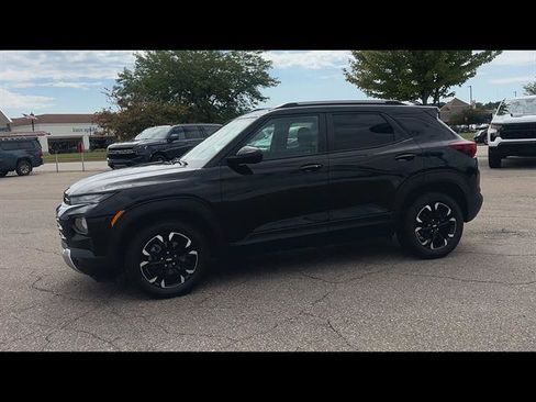 Used 2022 Chevrolet TrailBlazer LT FWD image 28