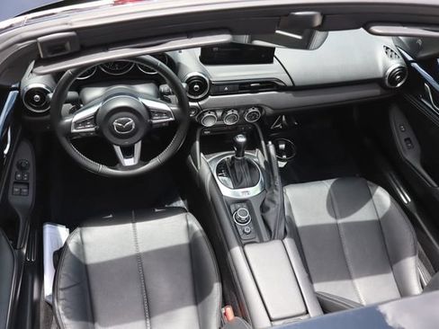 Used 2025 MAZDA MX-5 Miata RF Grand Touring RWD image 38