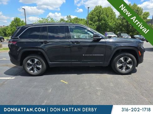 Used 2022 Jeep Grand Cherokee Limited 4xe w/ Luxury Tech Group II AWD/4WD image 3