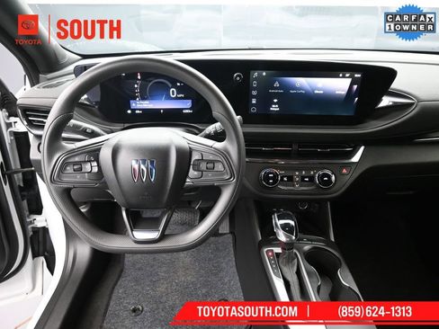 Used 2025 Buick Envista Preferred w/ Convenience II Package image 11