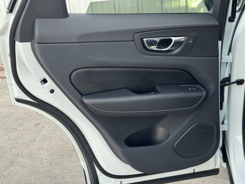 Used 2019 Volvo XC60 T5 R-Design w/ Protection Package image 40