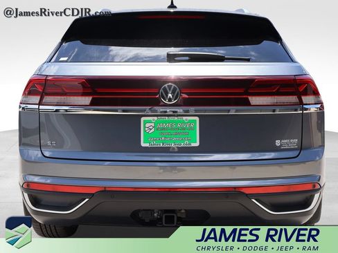 Used 2024 Volkswagen Atlas Cross Sport SE FWD image 4