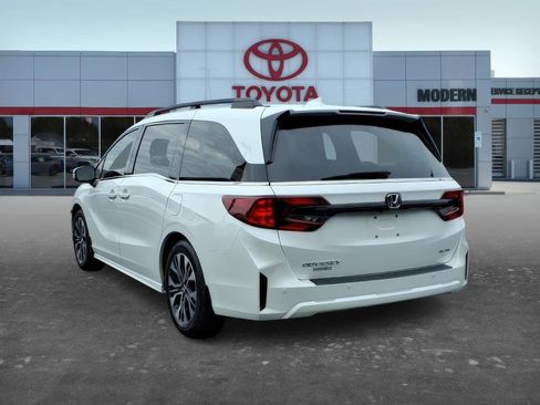 Used 2025 Honda Odyssey Elite image 4