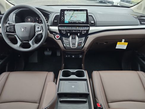 New 2026 Honda Odyssey Touring image 11